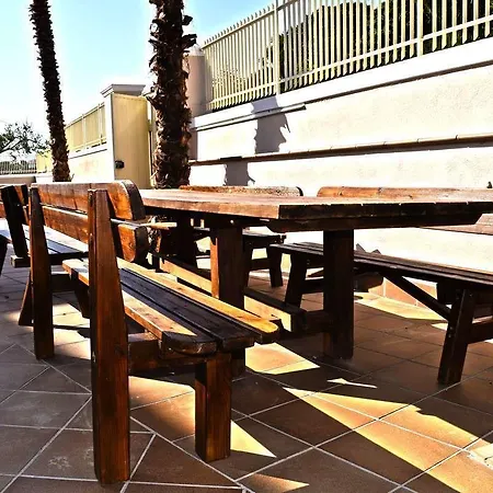 Bella סן לאונה